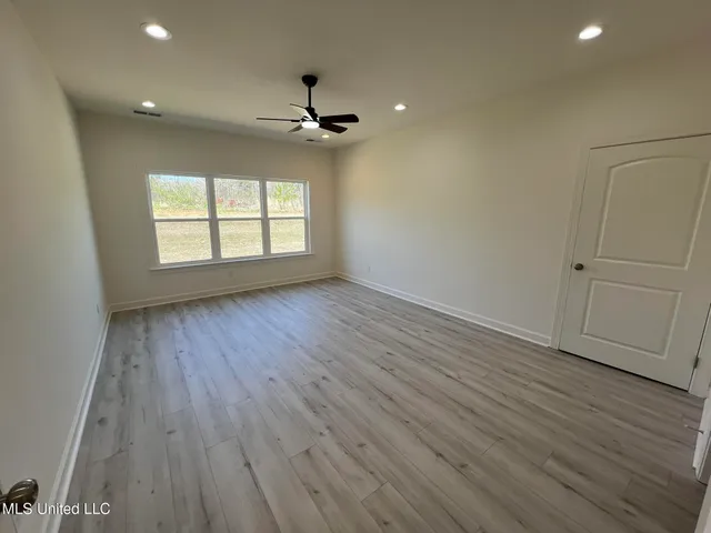 $450,000 | 290 Poplar Lane, Holly Springs, MS 38635