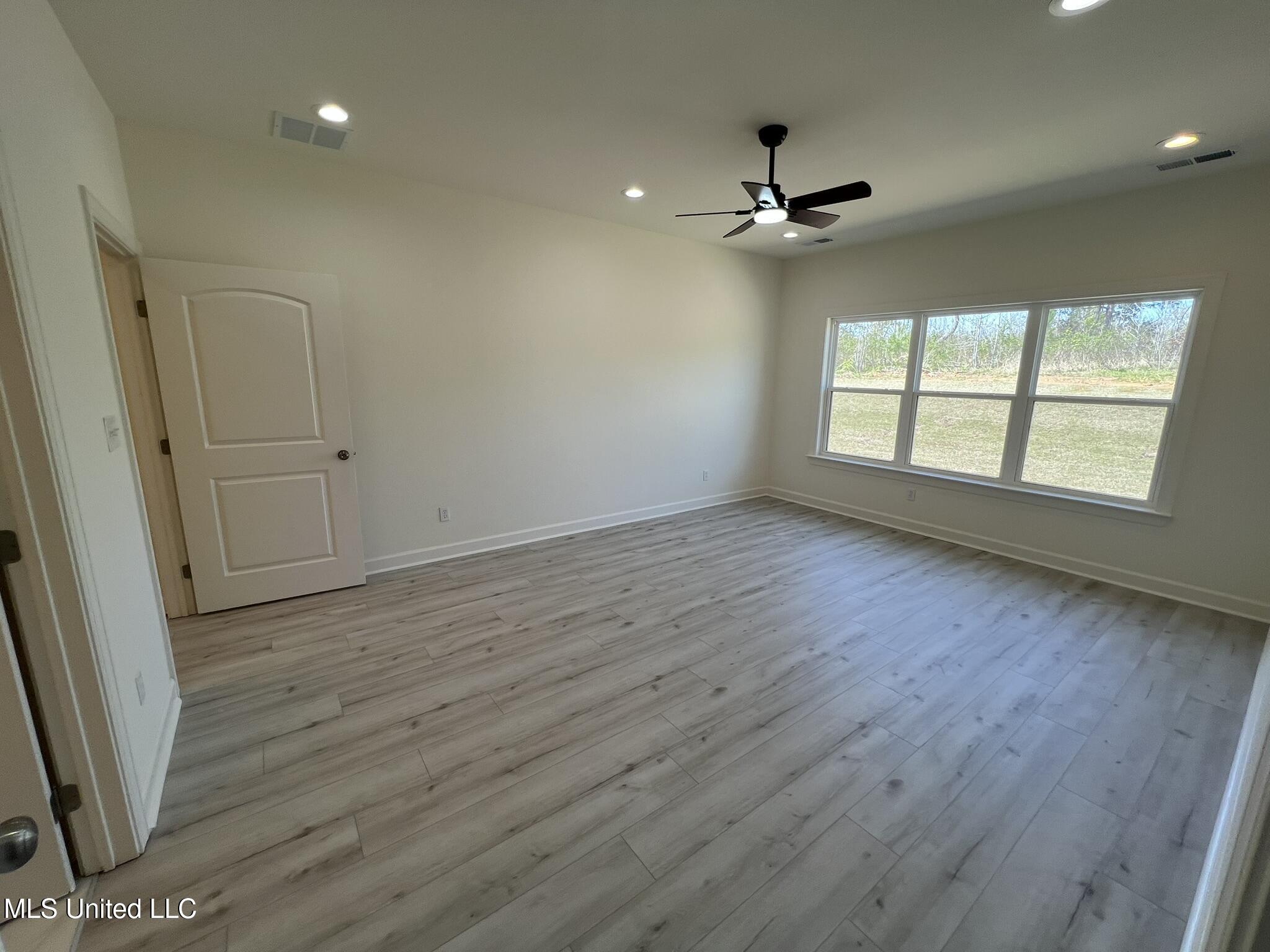 290 Poplar Lane Holly Springs, MS 38635 - Photo 15 of 29 IMG_3185