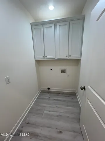 $450,000 | 290 Poplar Lane, Holly Springs, MS 38635