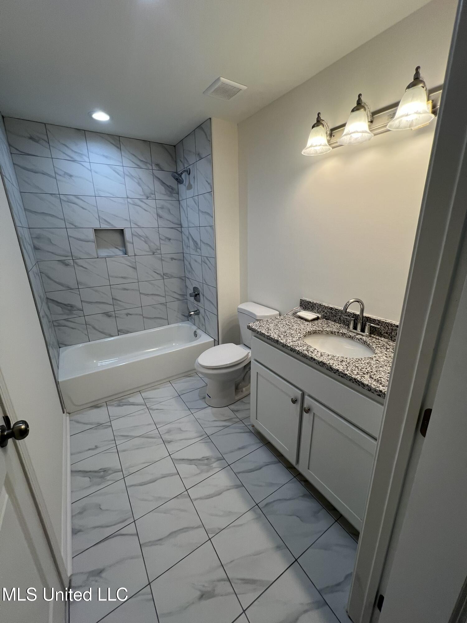 290 Poplar Lane Holly Springs, MS 38635 - Photo 26 of 29 IMG_3196