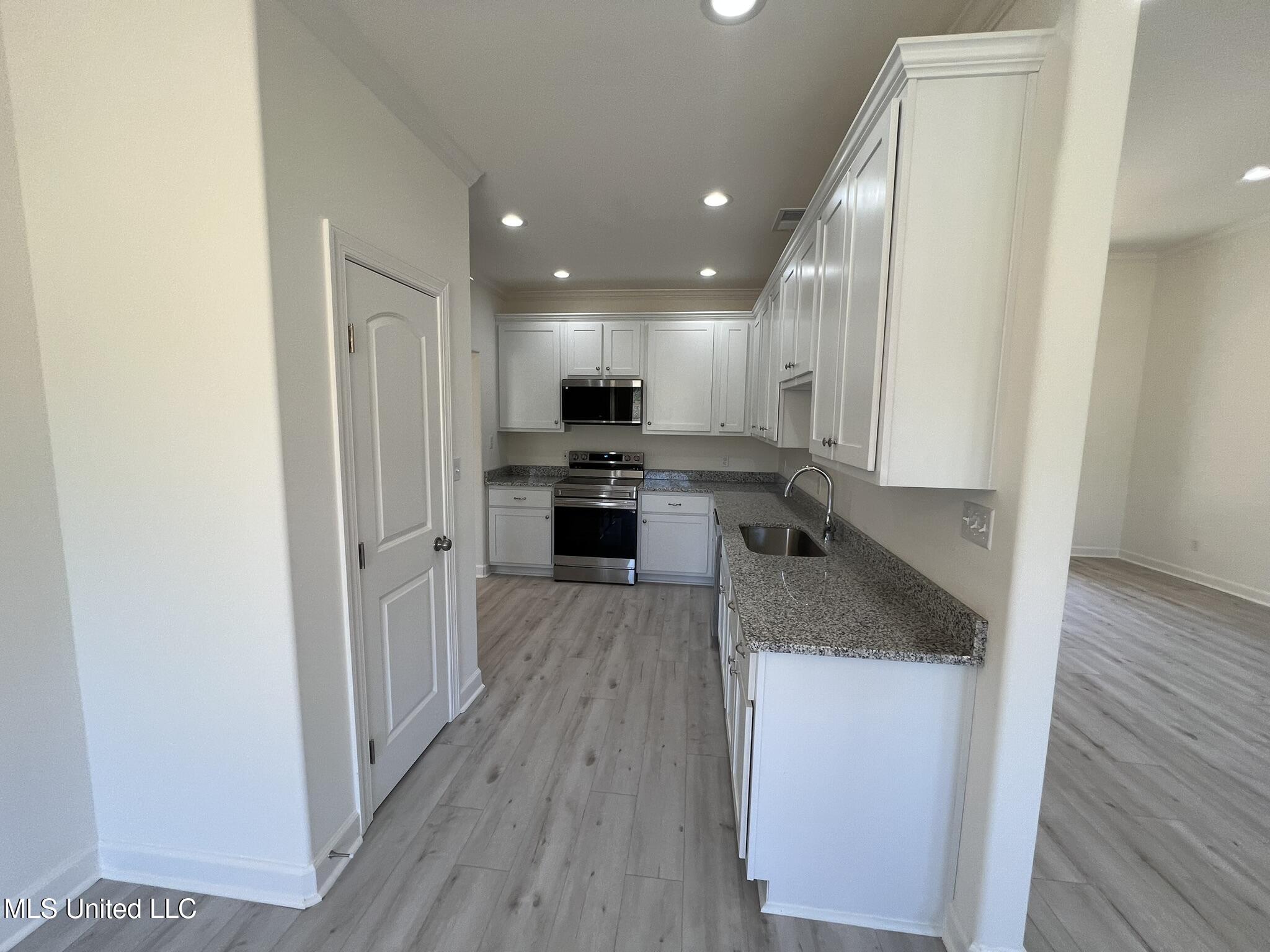 290 Poplar Lane Holly Springs, MS 38635 - Photo 6 of 29 IMG_3176