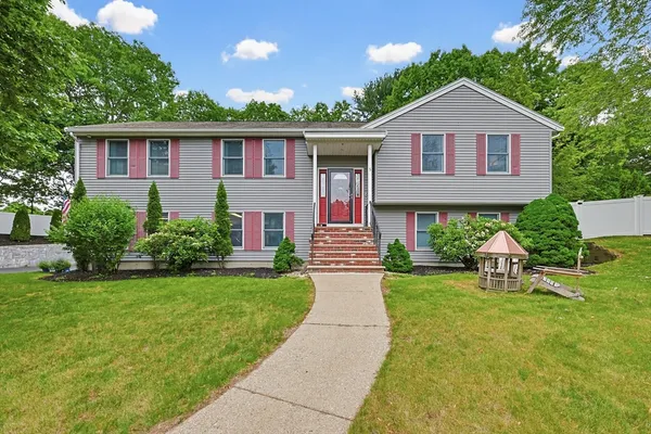 $1,200,000 | 5 Otter Pond Road, Lynnfield, MA 01940