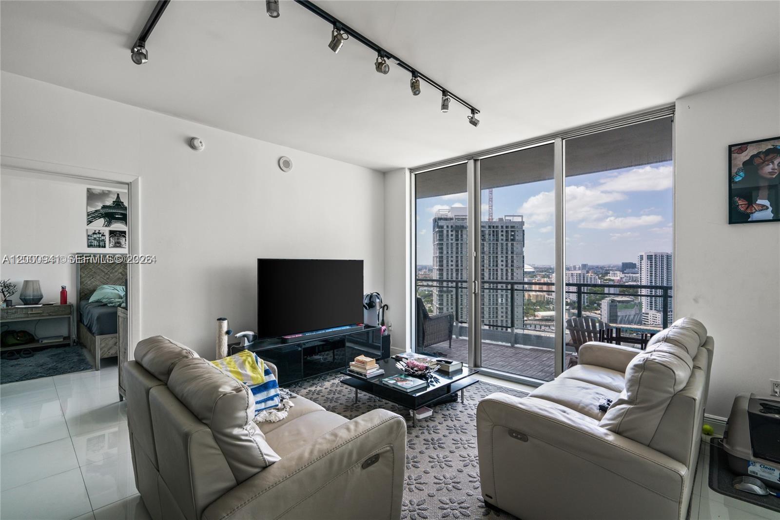 90 Southwest 3rd Street, Unit 2908 Miami, FL 33130 - Photo 11 of 27