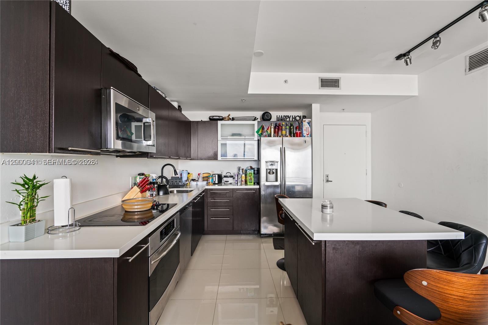 90 Southwest 3rd Street, Unit 2908 Miami, FL 33130 - Photo 7 of 27