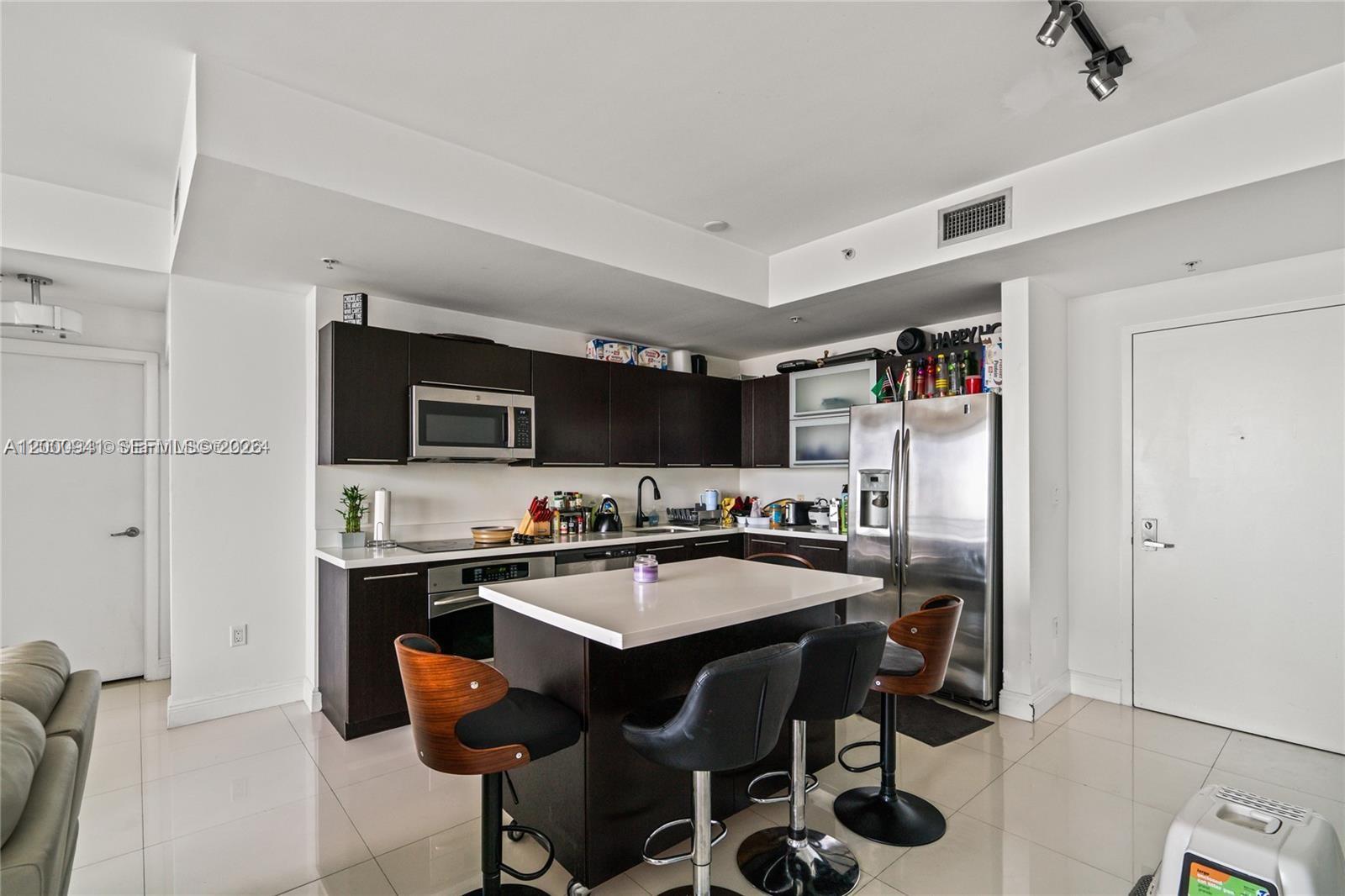90 Southwest 3rd Street, Unit 2908 Miami, FL 33130 - Photo 10 of 27