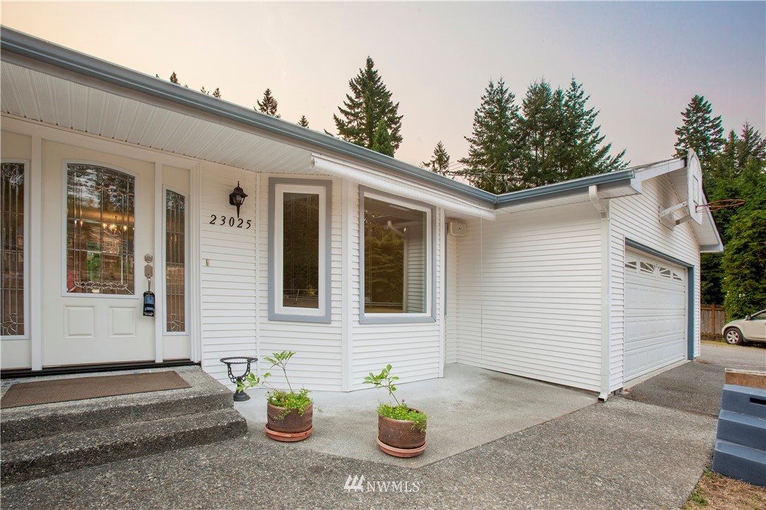 23025 49th Avenue Southeast Bothell, WA 98021 - Photo 4 of 24