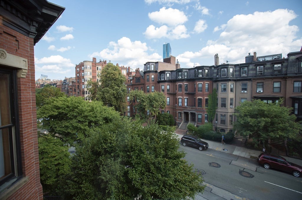 296 Beacon Street, Unit 7 Boston, MA 02116 - Photo 8 of 21 a view of a building