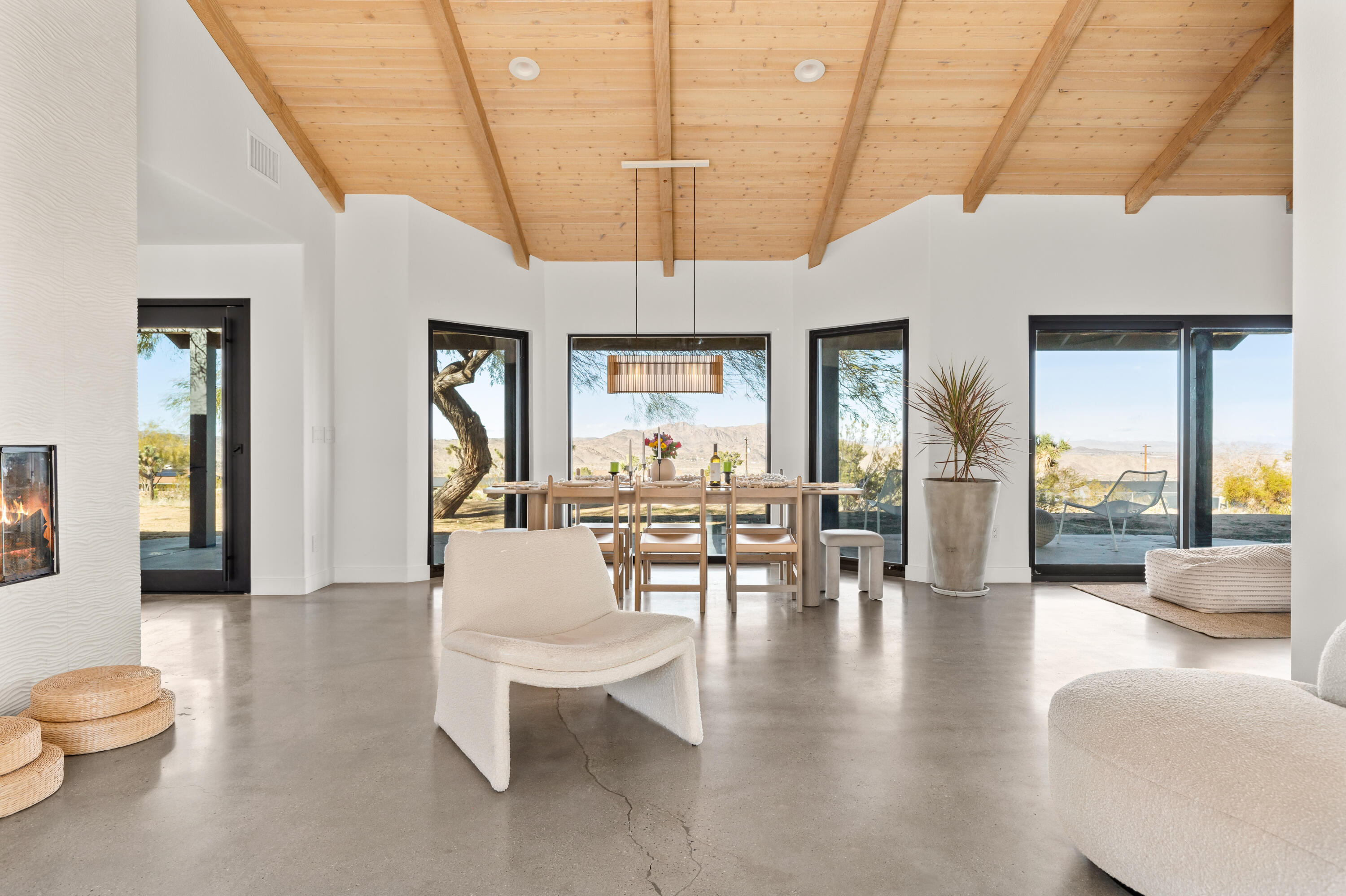 60633 Pueblo Trail Joshua Tree, CA 92252 - Photo 18 of 65 a lobby with furniture and wooden floor
