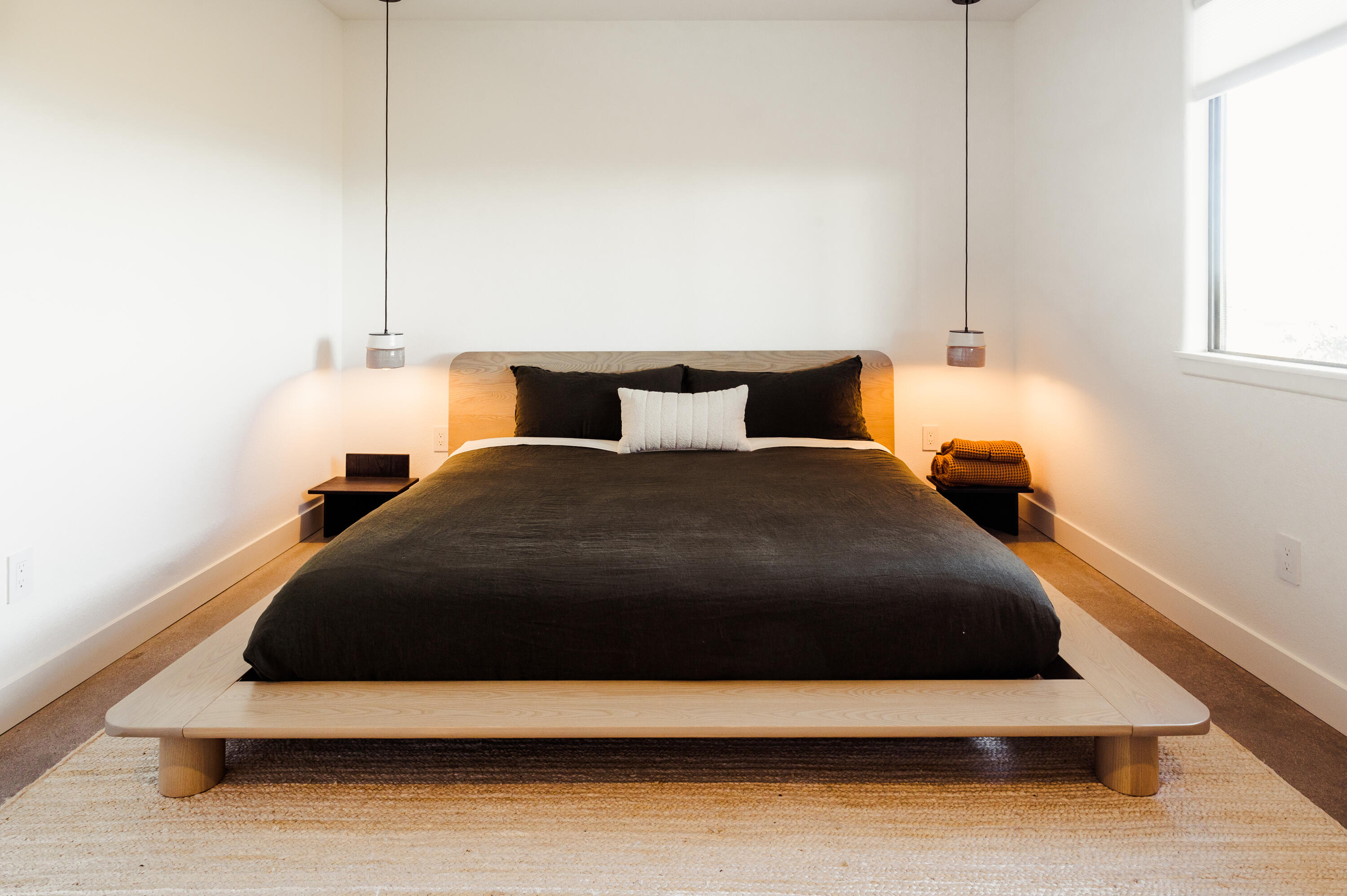 60633 Pueblo Trail Joshua Tree, CA 92252 - Photo 37 of 65 a bedroom with a bed and window