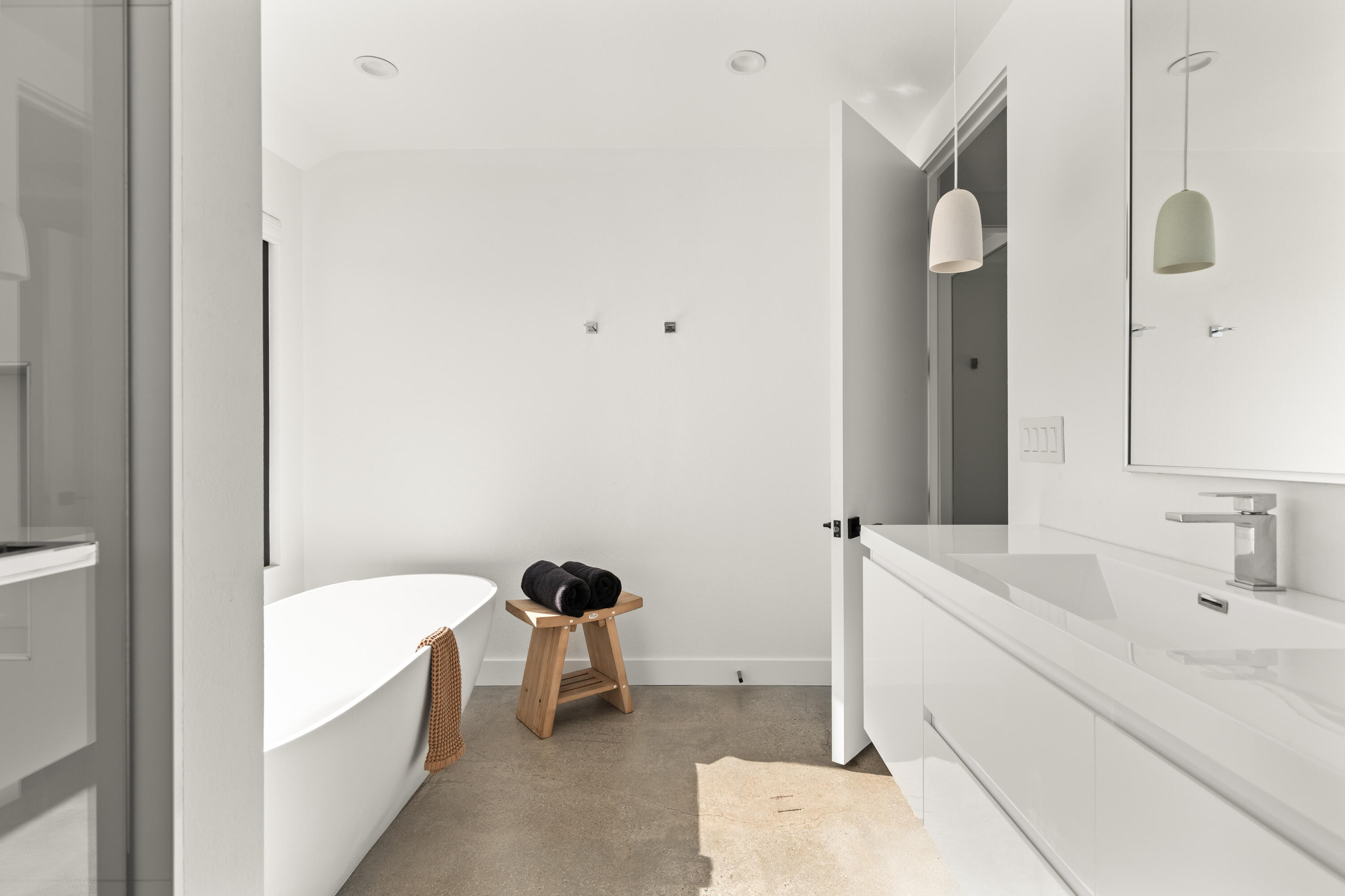 60633 Pueblo Trail Joshua Tree, CA 92252 - Photo 47 of 65 a bathroom with a sink and a mirror