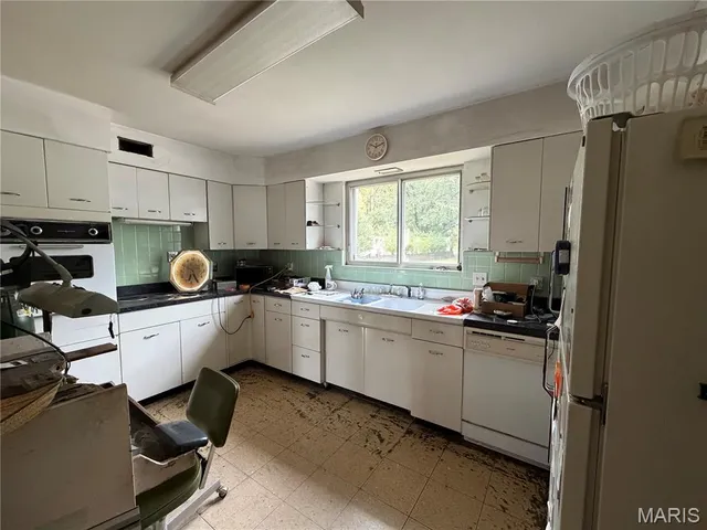 $399,000 | 13310 West Watson Road, Sunset Hills, MO 63127