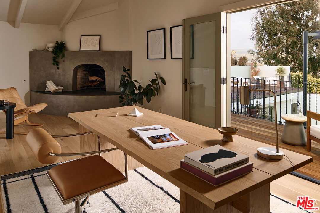 6930 Dume Drive Malibu, CA 90265 - Photo 13 of 34 a view of a workspace with furniture