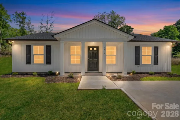 $285,000 | 1210 Old Greenbriar Drive, Lancaster, SC 29720