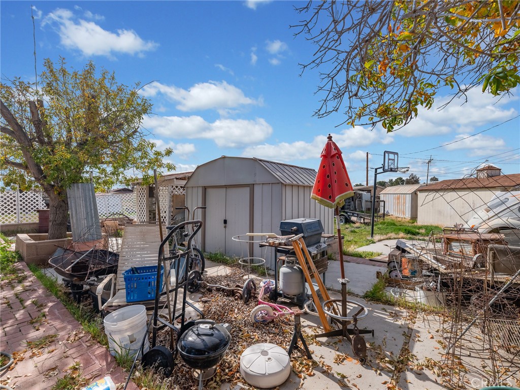 20865 Tonawanda Road Apple Valley, CA 92307 - Photo 11 of 16