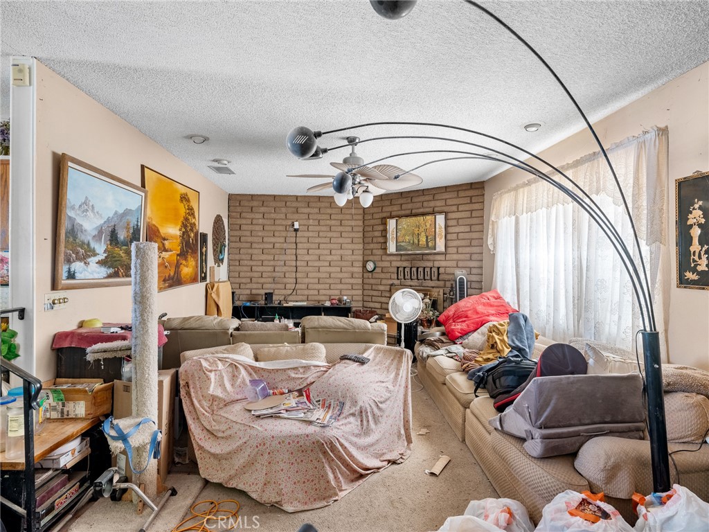 20865 Tonawanda Road Apple Valley, CA 92307 - Photo 4 of 16