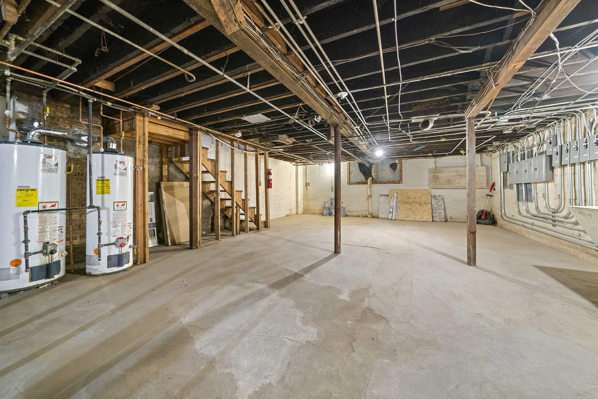 909-911 Ridge Avenue Rockford, IL 61103 - Photo 16 of 25 a view of empty room