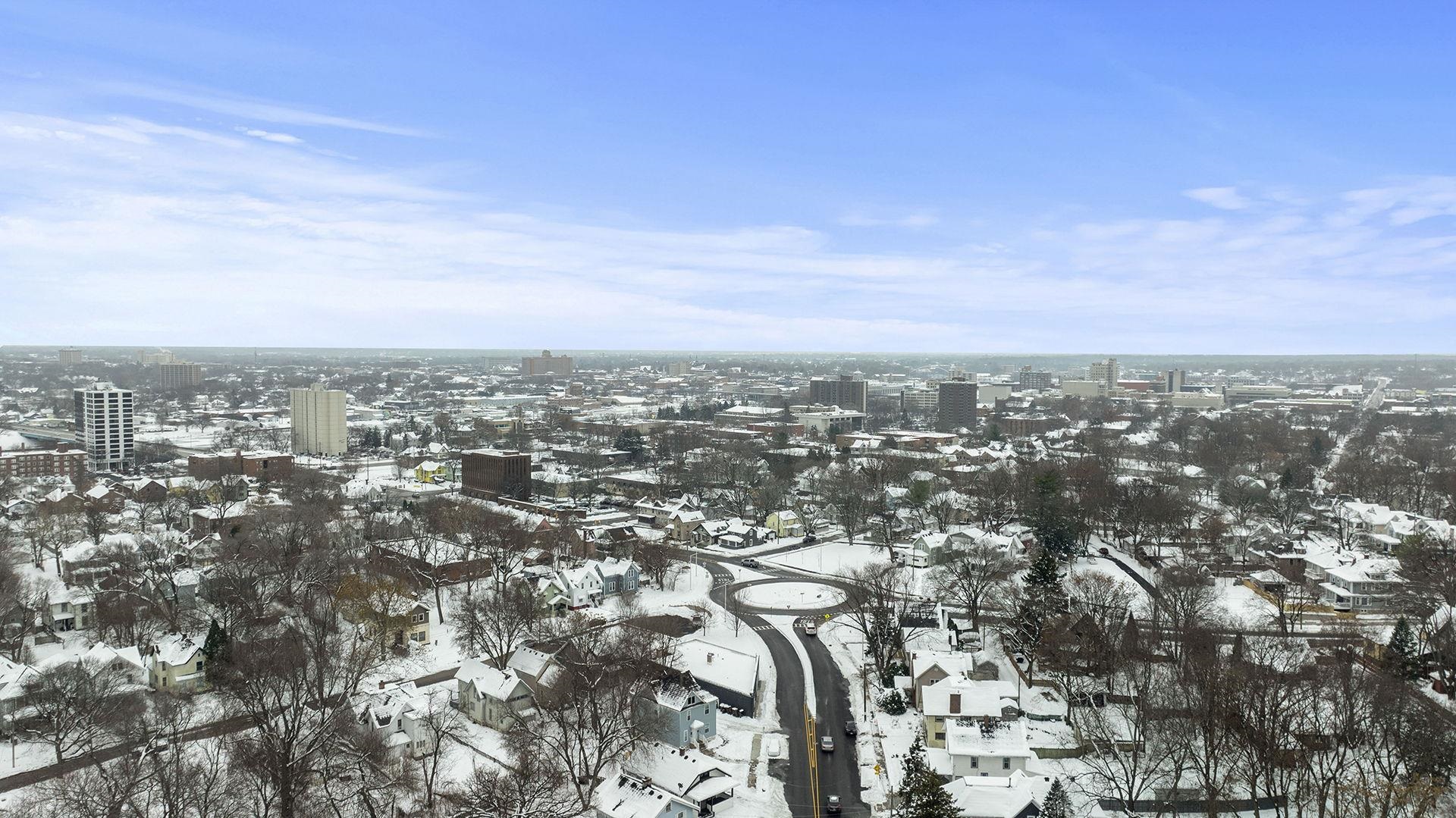 909-911 Ridge Avenue Rockford, IL 61103 - Photo 25 of 25 an aerial view of multiple house