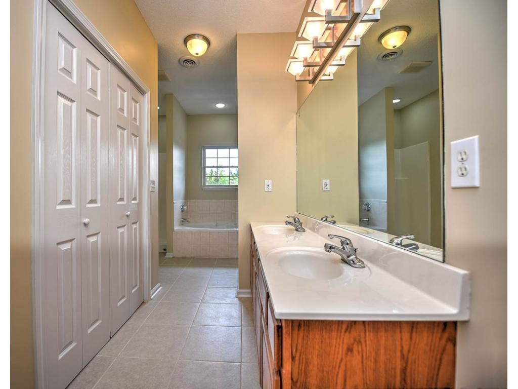 144 East Ravine Road, Unit 144 Kingsport, TN 37660 - Photo 2 of 31 Photo 2