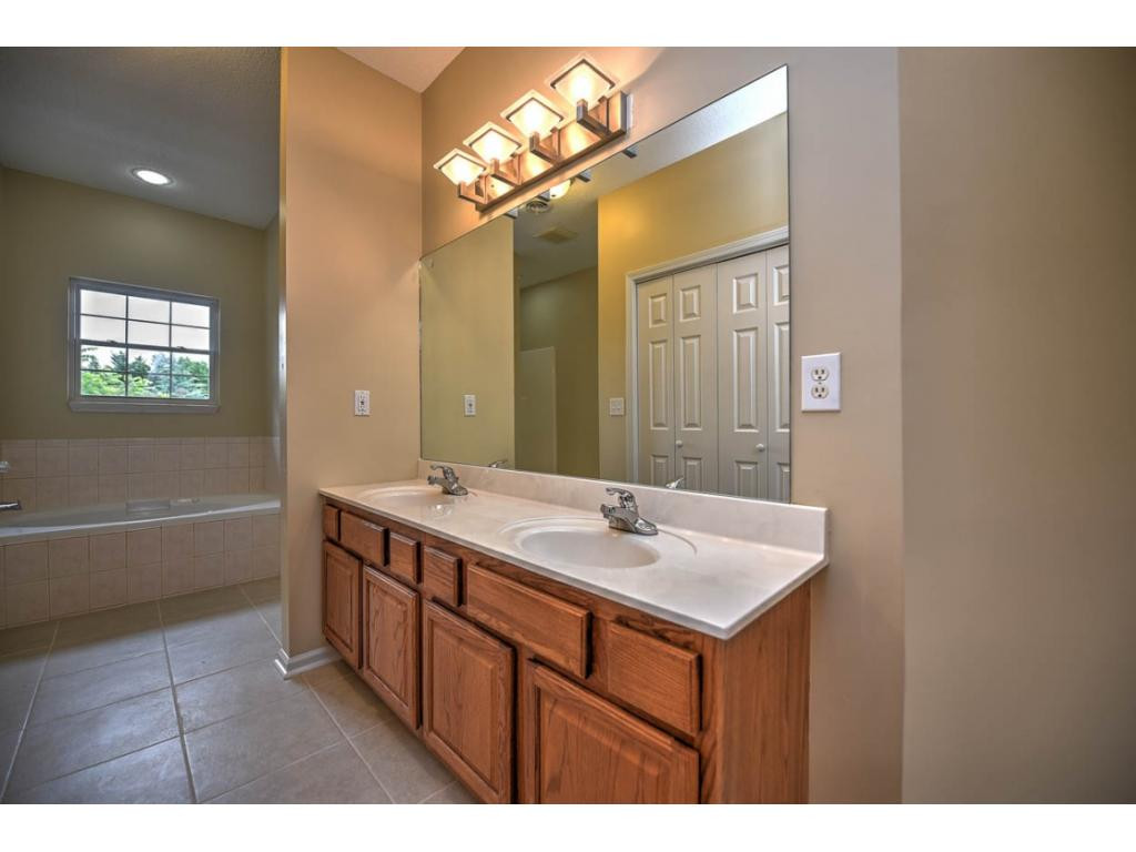 144 East Ravine Road, Unit 144 Kingsport, TN 37660 - Photo 3 of 31 Photo 3