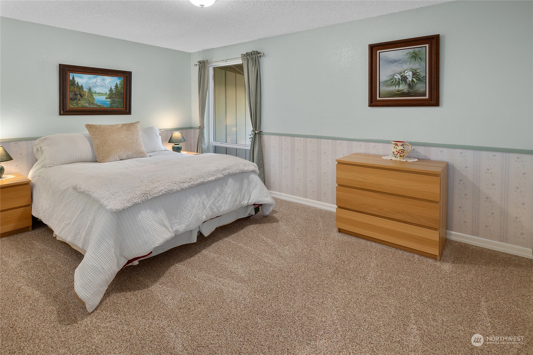 26417 Southeast 200th Street Maple Valley, WA 98038 - Photo 18 of 38 a spacious bedroom with a bed and a desk