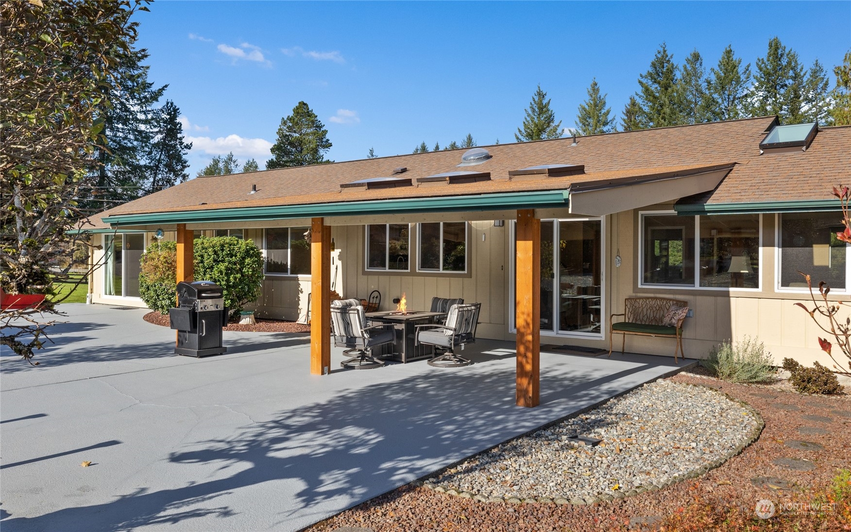 26417 Southeast 200th Street Maple Valley, WA 98038 - Photo 3 of 38 a view of a house with sitting area and living room