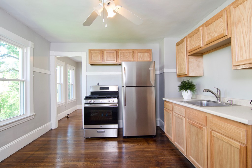 187 Quincy Street Springfield, MA 01109 - Photo 2 of 28 Gallery Image 2