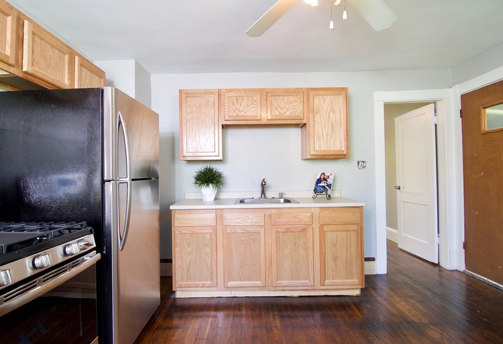 187 Quincy Street Springfield, MA 01109 - Photo 3 of 28 Gallery Image 3