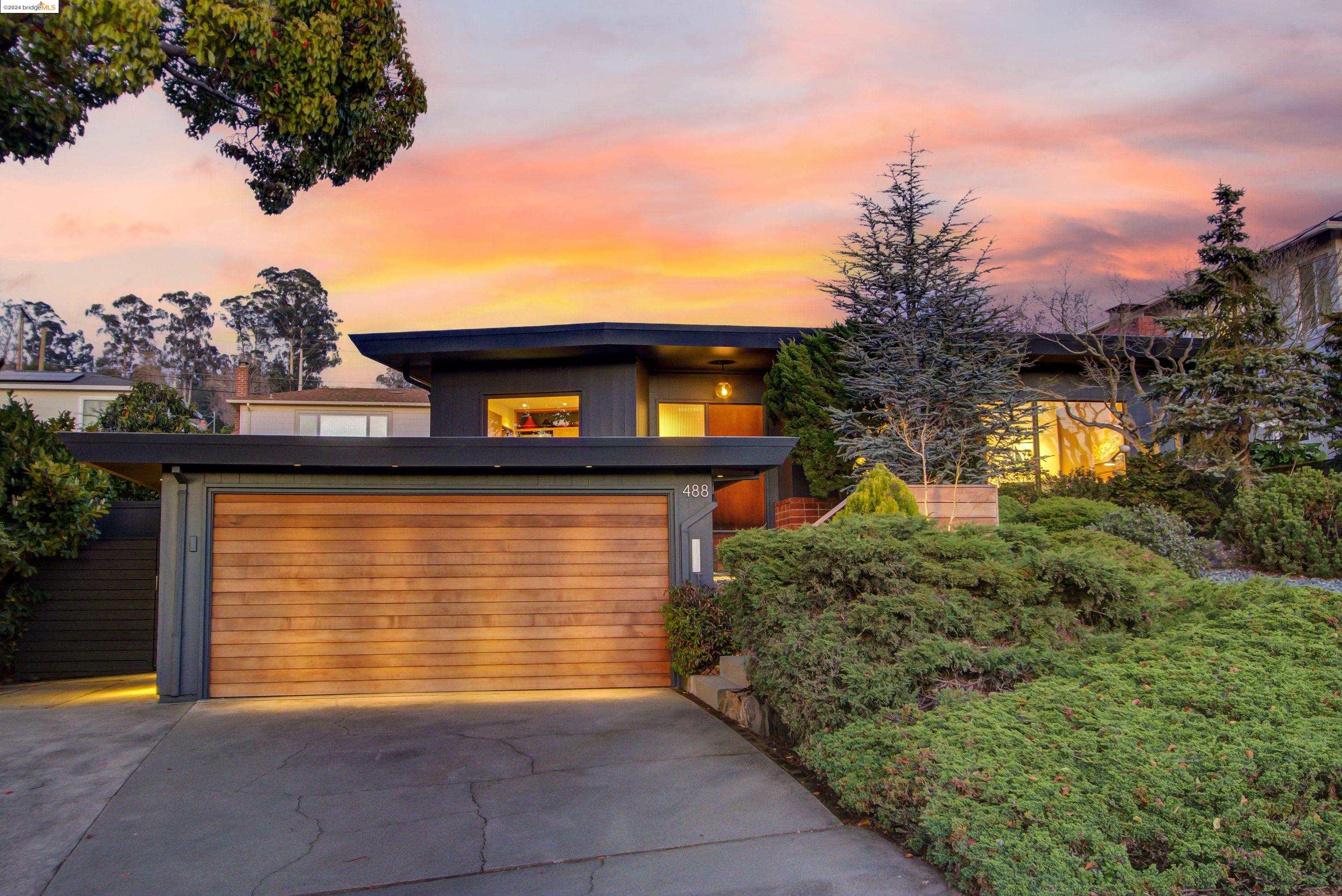 a house view with a outdoor space