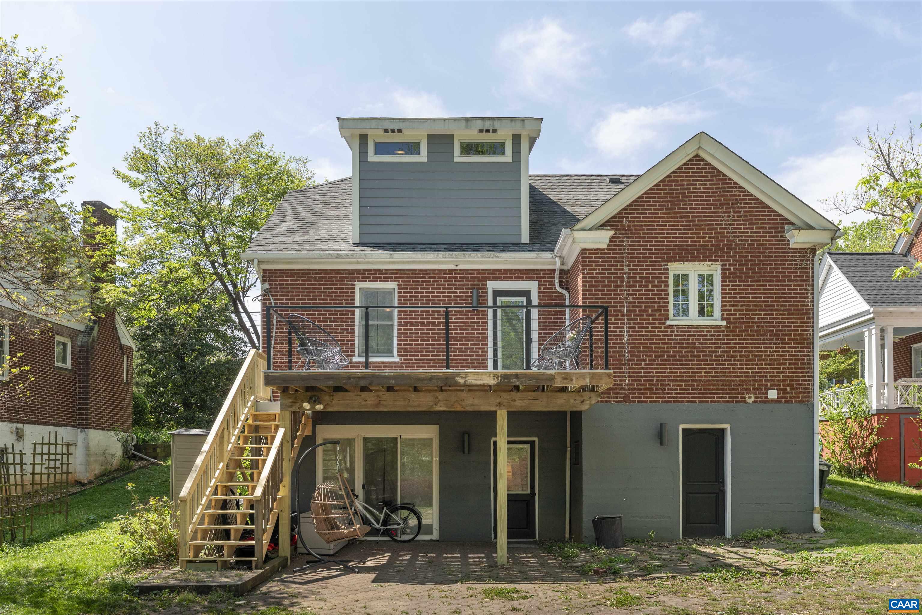 738 Lexington Avenue Charlottesville, VA 22902 - Photo 4 of 34 a view of a house with a yard