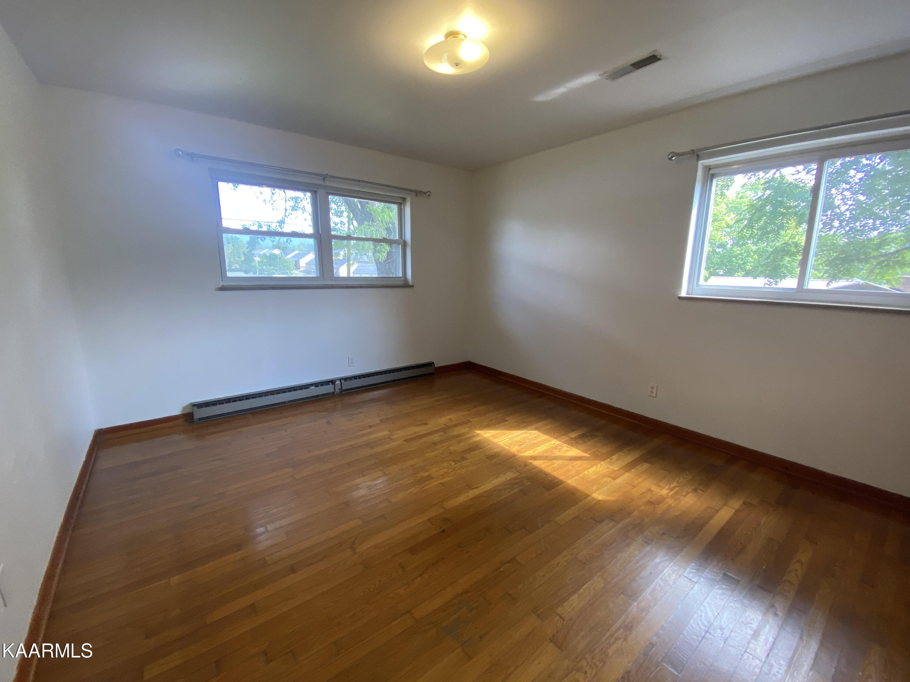 330 Forge Ridge Road Harrogate, TN 37752 - Photo 14 of 16 2nd bedroom