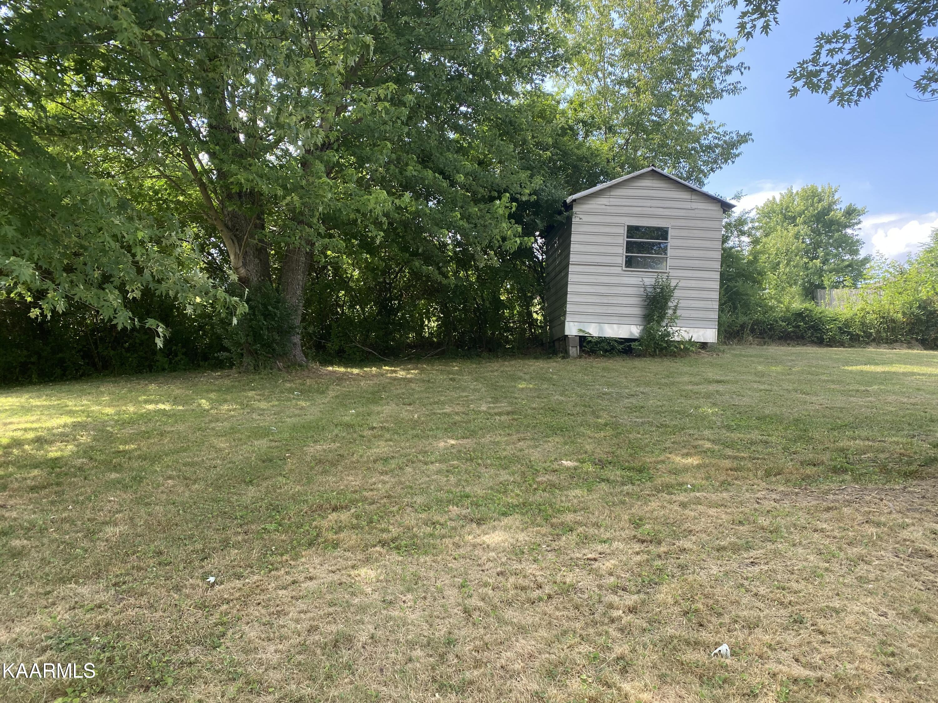 330 Forge Ridge Road Harrogate, TN 37752 - Photo 4 of 16 storage shed