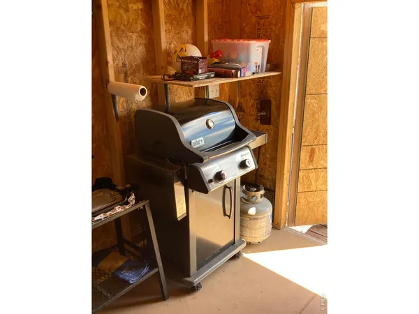 a view of utility room