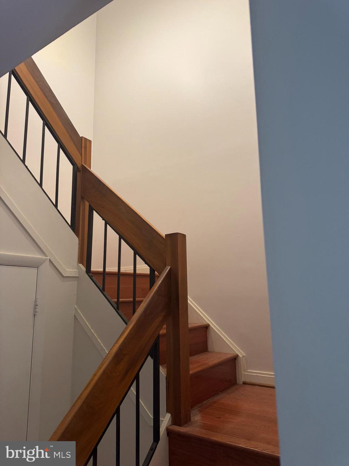1934 Winterport Cluster Reston, VA 20191 - Photo 3 of 13 stairs to upper level