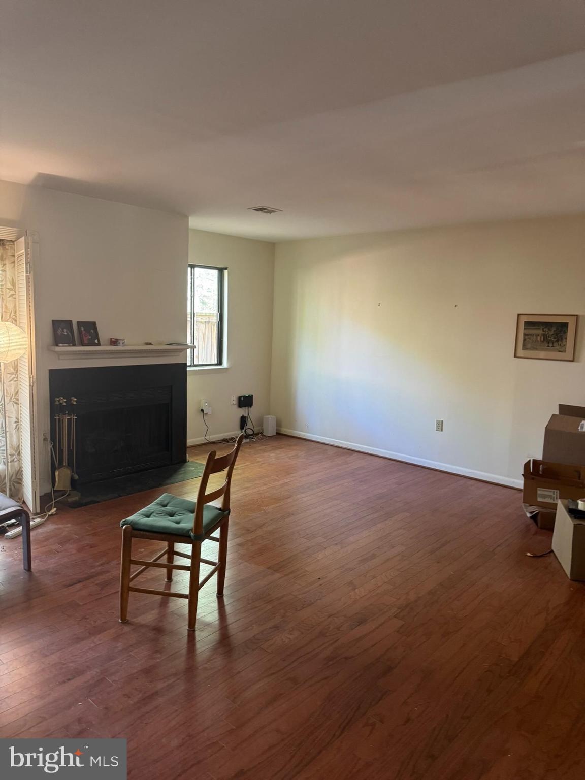 1934 Winterport Cluster Reston, VA 20191 - Photo 8 of 13 living room