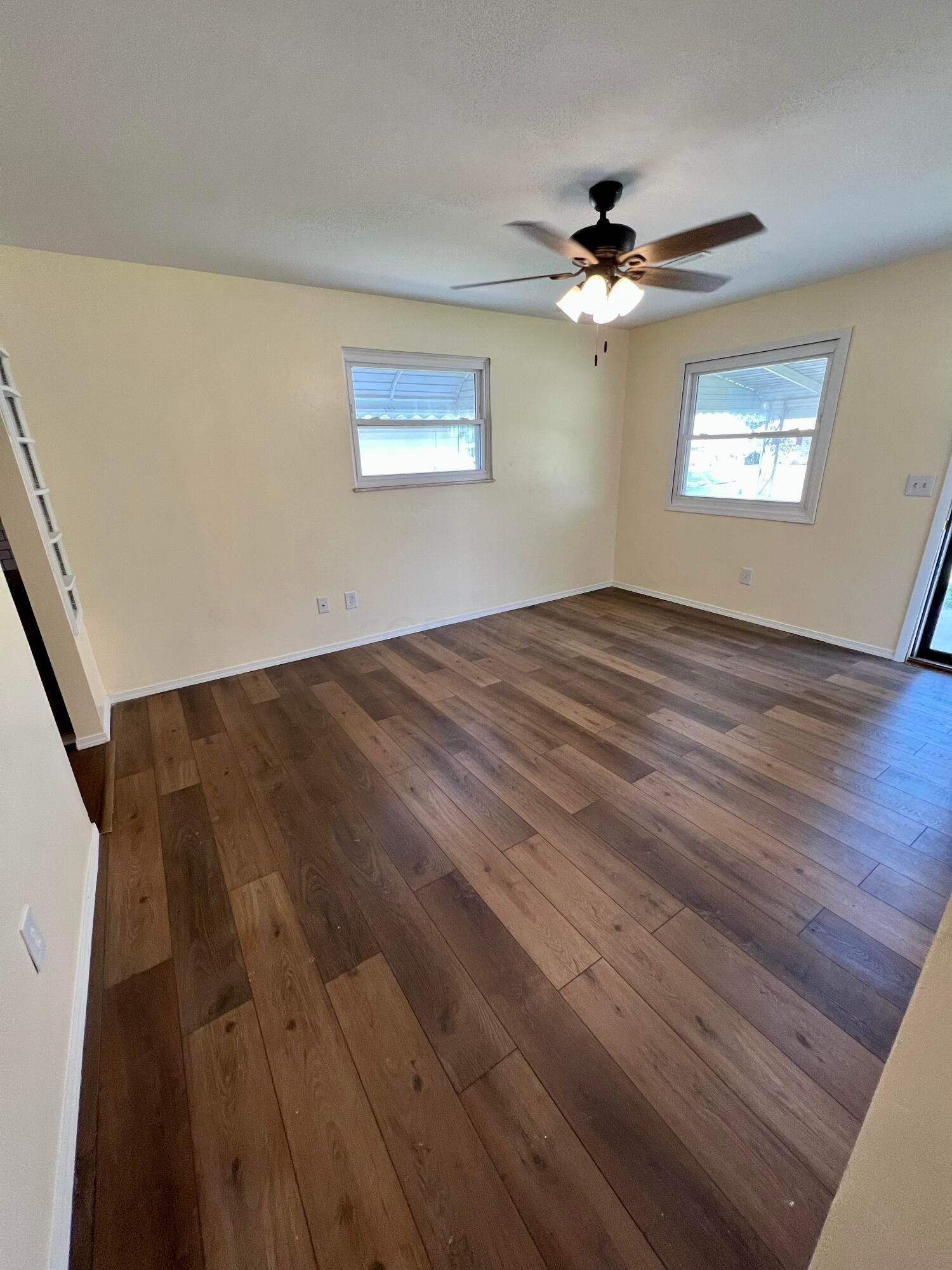 991 Bruckner Road Columbus, OH 43207 - Photo 8 of 11 D082601E-47F9-41B2-9AA2-AA557838C169