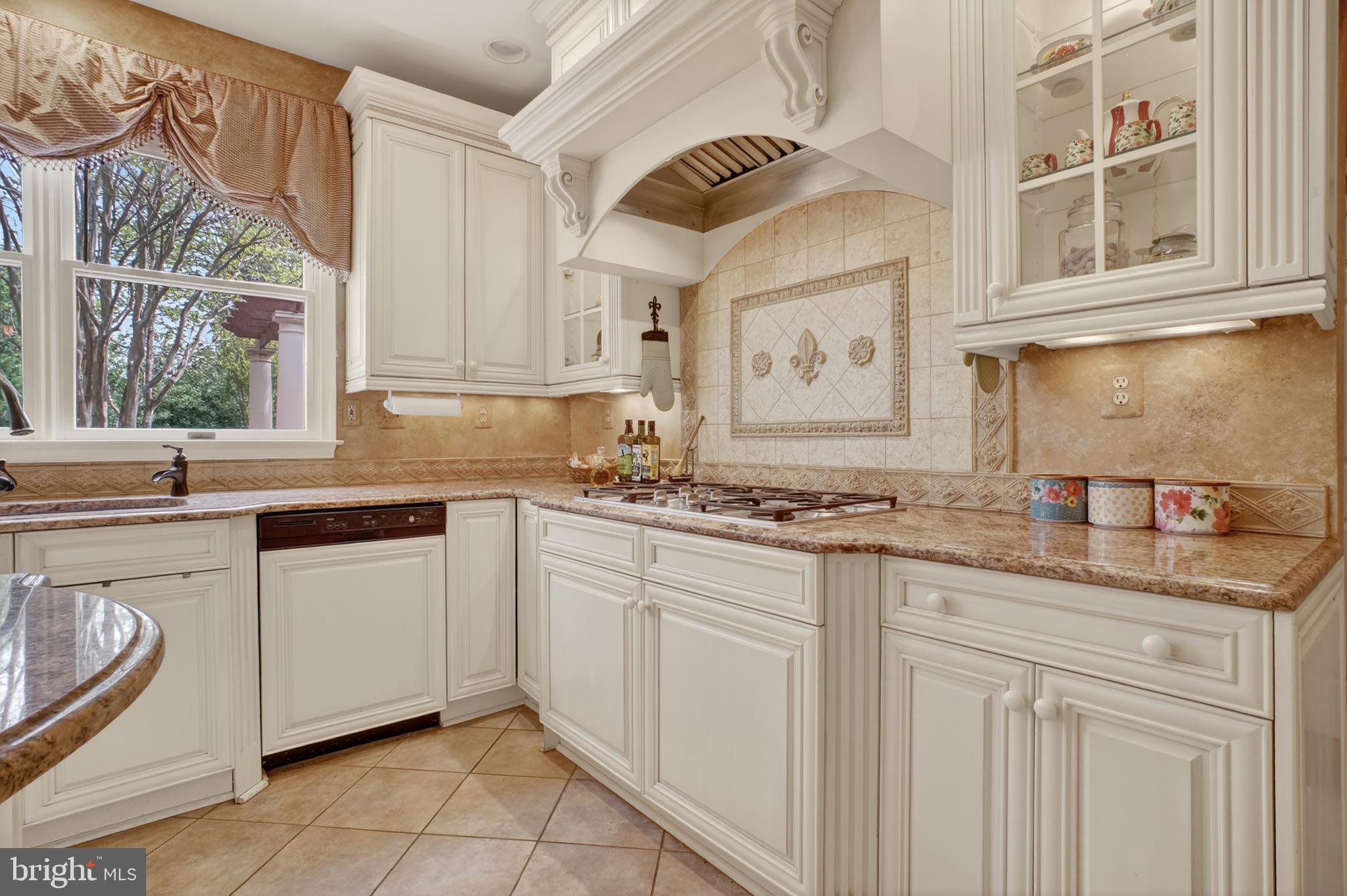 6331 Hidden Canyon Road Centreville, VA 20120 - Photo 19 of 73 Kitchen