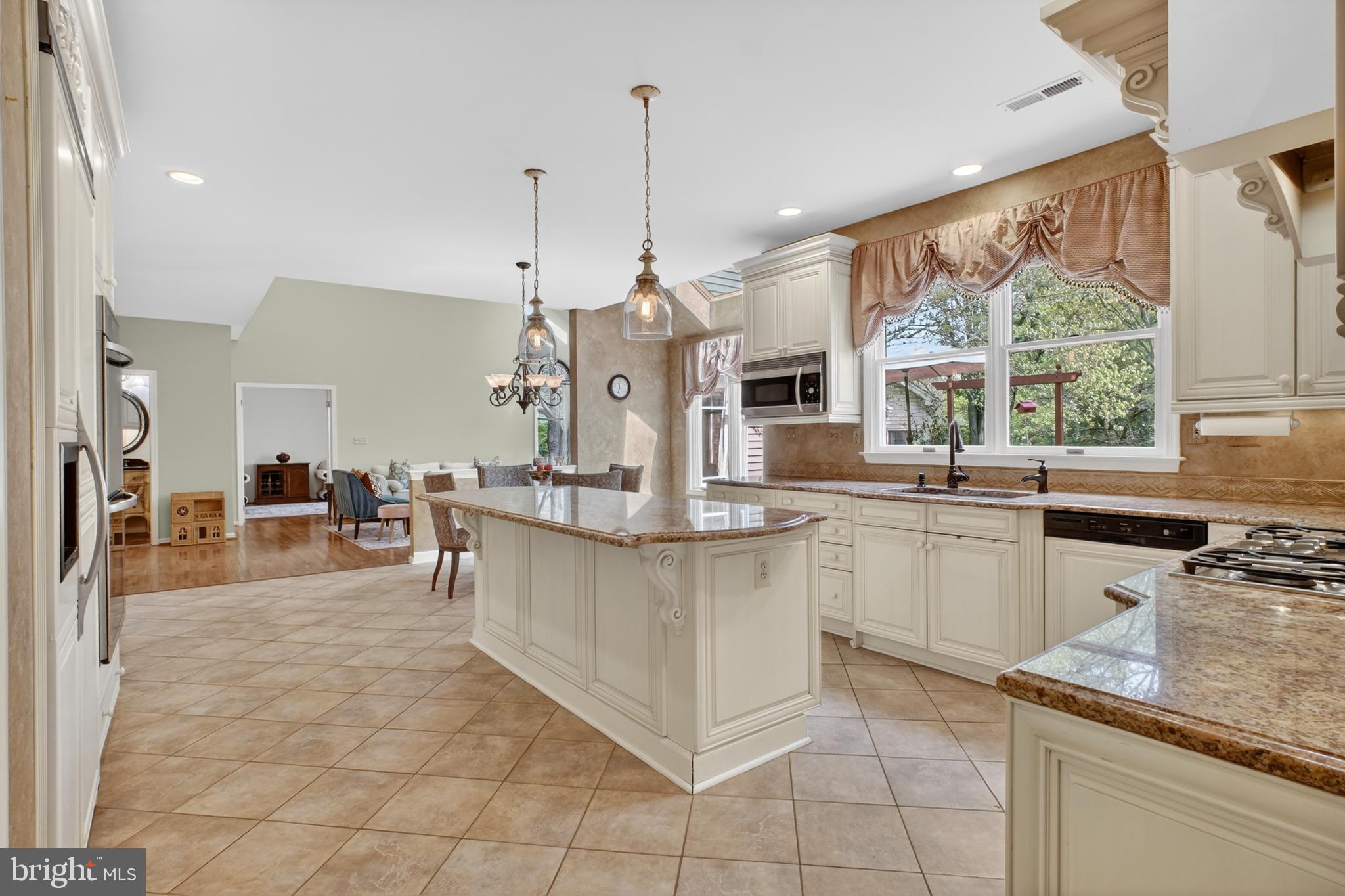 6331 Hidden Canyon Road Centreville, VA 20120 - Photo 21 of 73 Kitchen Island