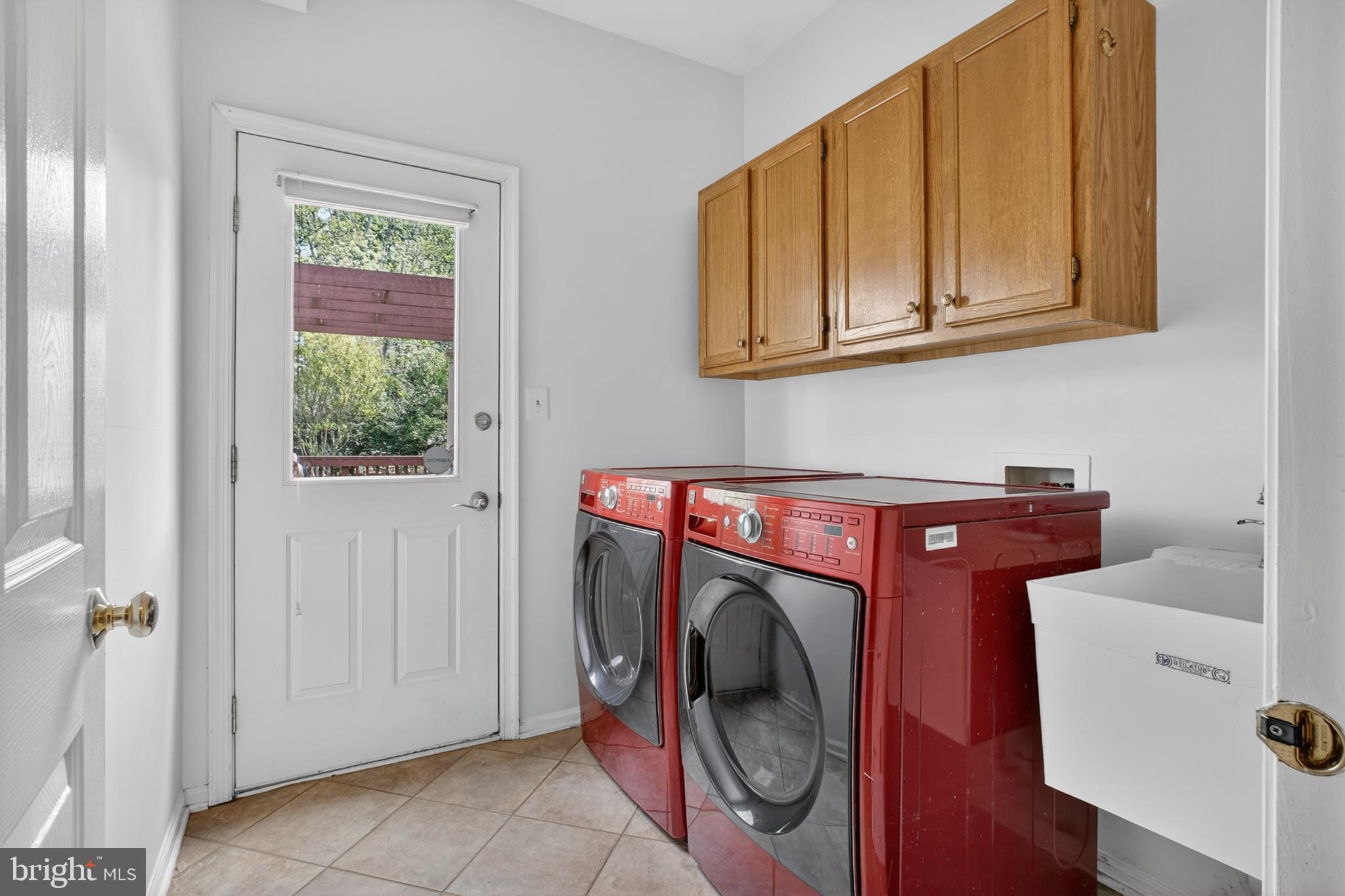 6331 Hidden Canyon Road Centreville, VA 20120 - Photo 22 of 73 Laundry Room Main Level