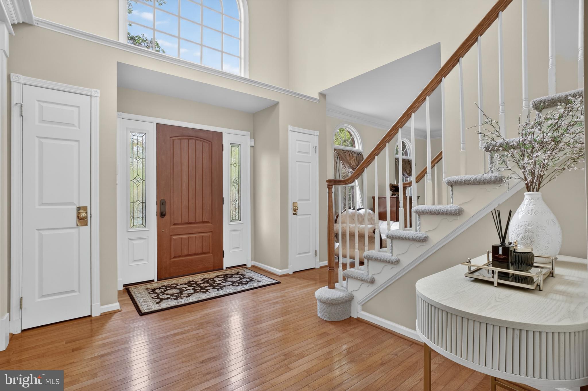 6331 Hidden Canyon Road Centreville, VA 20120 - Photo 4 of 73 Foyer