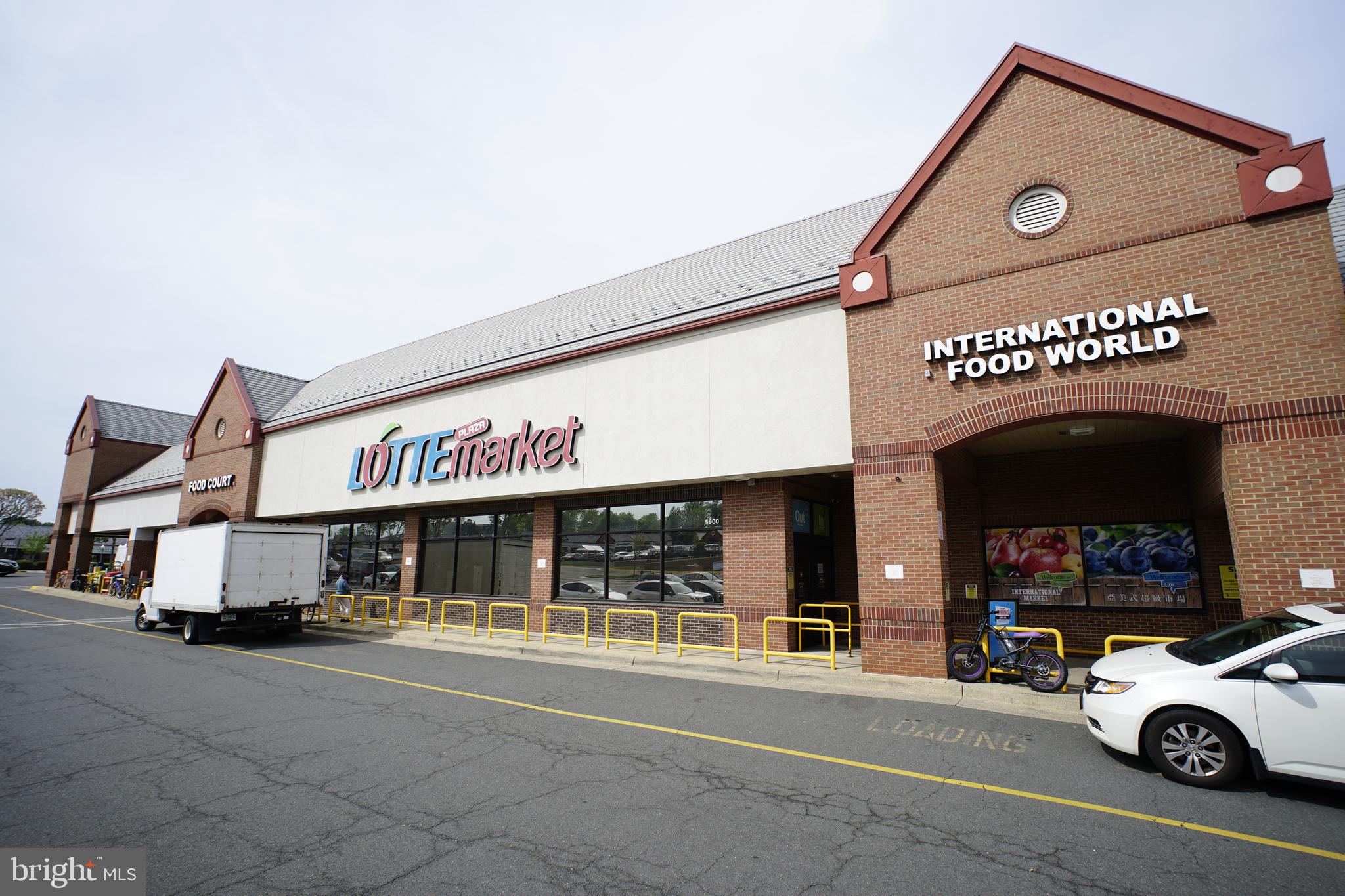 6331 Hidden Canyon Road Centreville, VA 20120 - Photo 65 of 73 Neighborhood Store