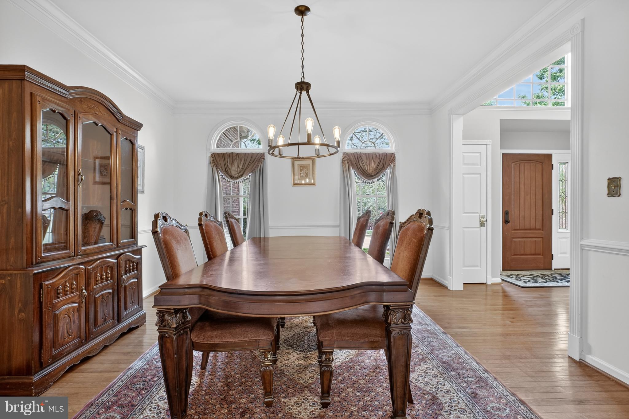 6331 Hidden Canyon Road Centreville, VA 20120 - Photo 8 of 73 Formal Dinning
