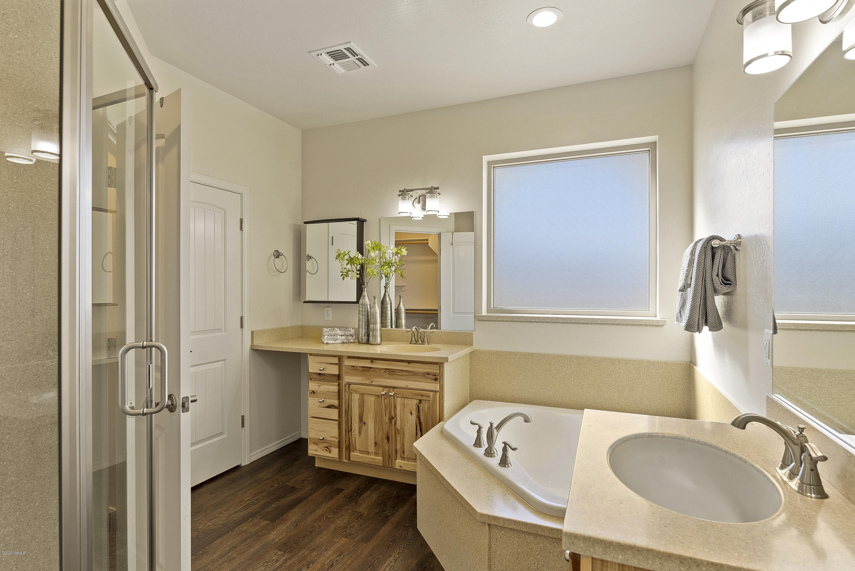10261 Lundin Road Flagstaff, AZ 86004 - Photo 14 of 31 Master Bathroom 2