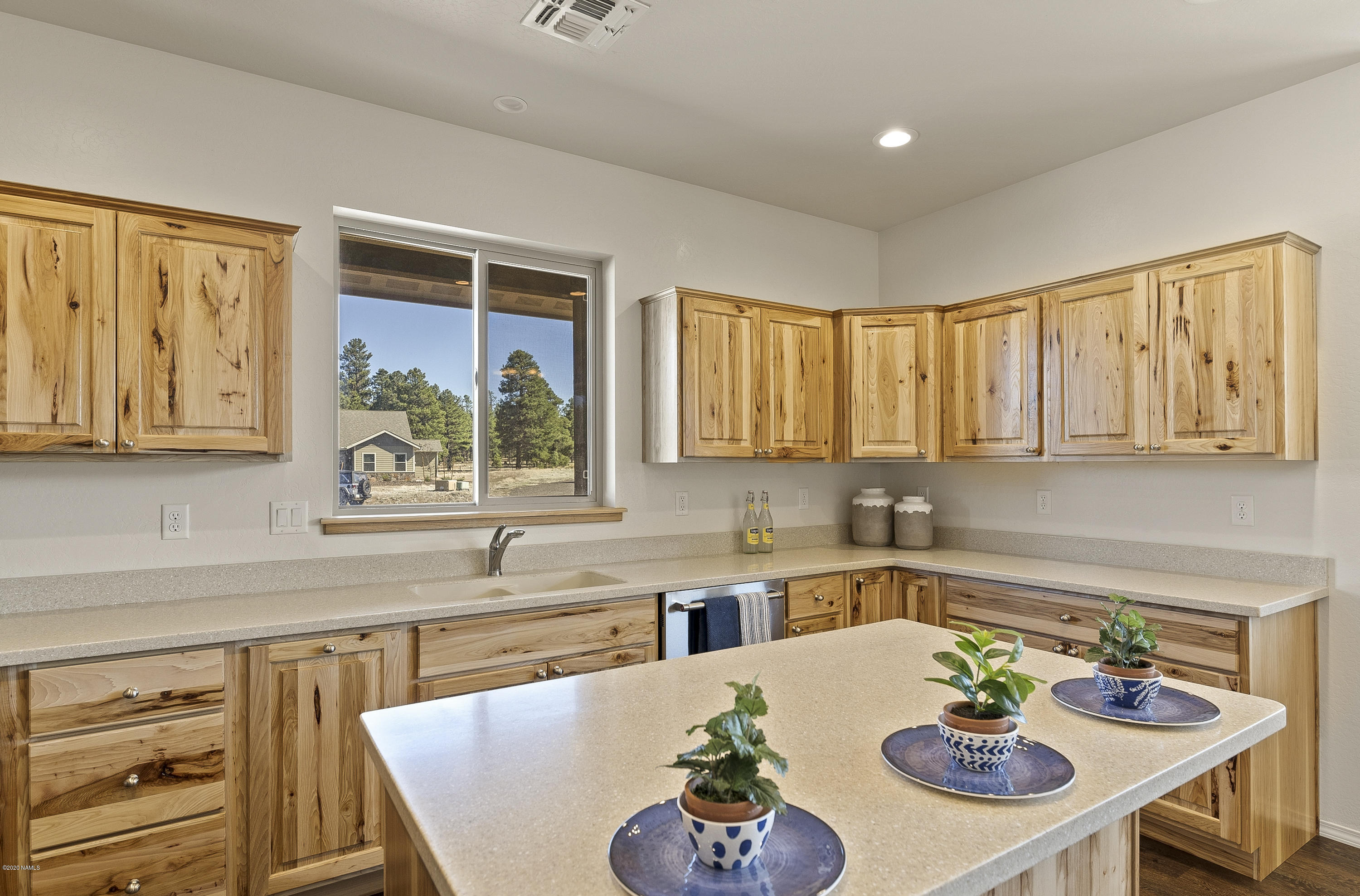 10261 Lundin Road Flagstaff, AZ 86004 - Photo 4 of 31 Kitchen