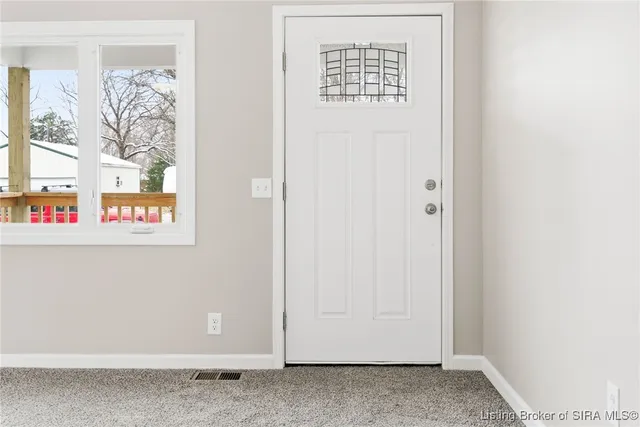 $179,999 | 307 South Lawnview Drive, Austin, IN 47102