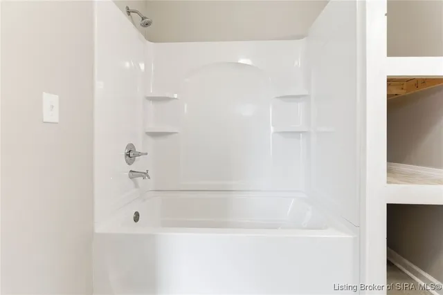 $179,999 | 307 South Lawnview Drive, Austin, IN 47102