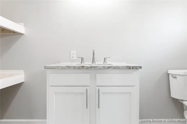 $179,999 | 307 South Lawnview Drive, Austin, IN 47102