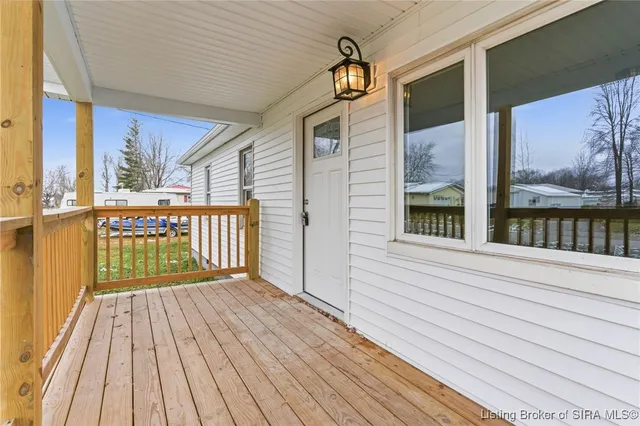 $179,999 | 307 South Lawnview Drive, Austin, IN 47102