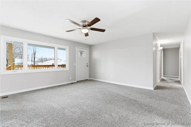 $179,999 | 307 South Lawnview Drive, Austin, IN 47102