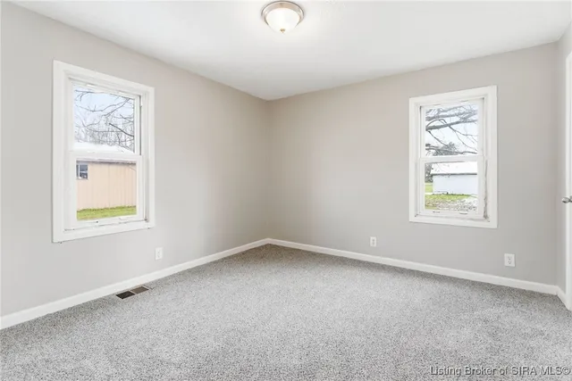 $179,999 | 307 South Lawnview Drive, Austin, IN 47102