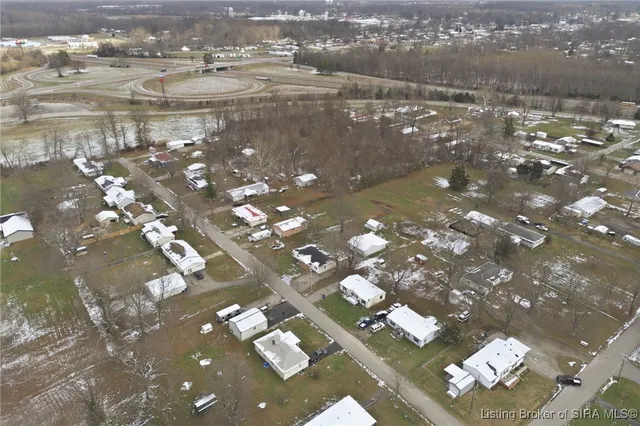 $179,999 | 307 South Lawnview Drive, Austin, IN 47102